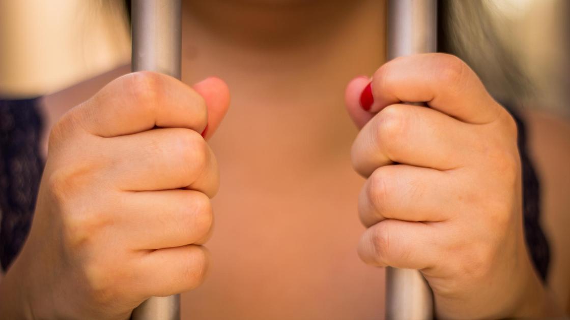 Женщина в тюрьме