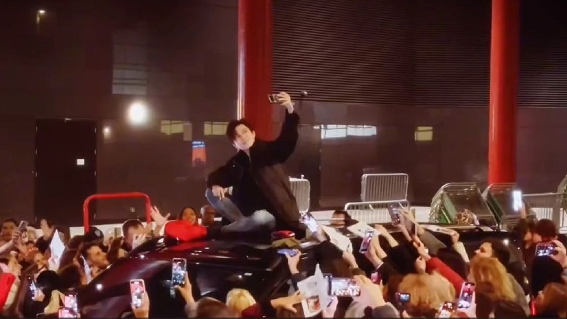 Димаш с фанатами в Лондоне