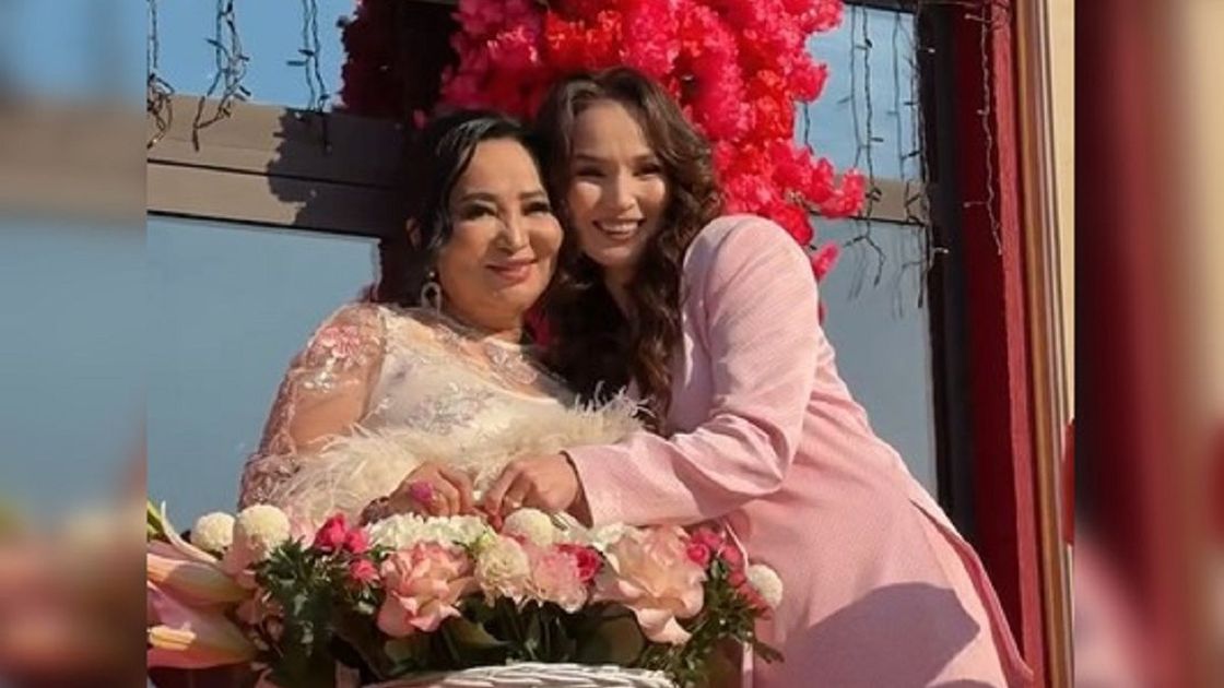 Гульзира Айдарбекова и Жулдыз Абдукаримова