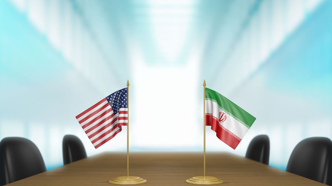 Флаги США и Ирана