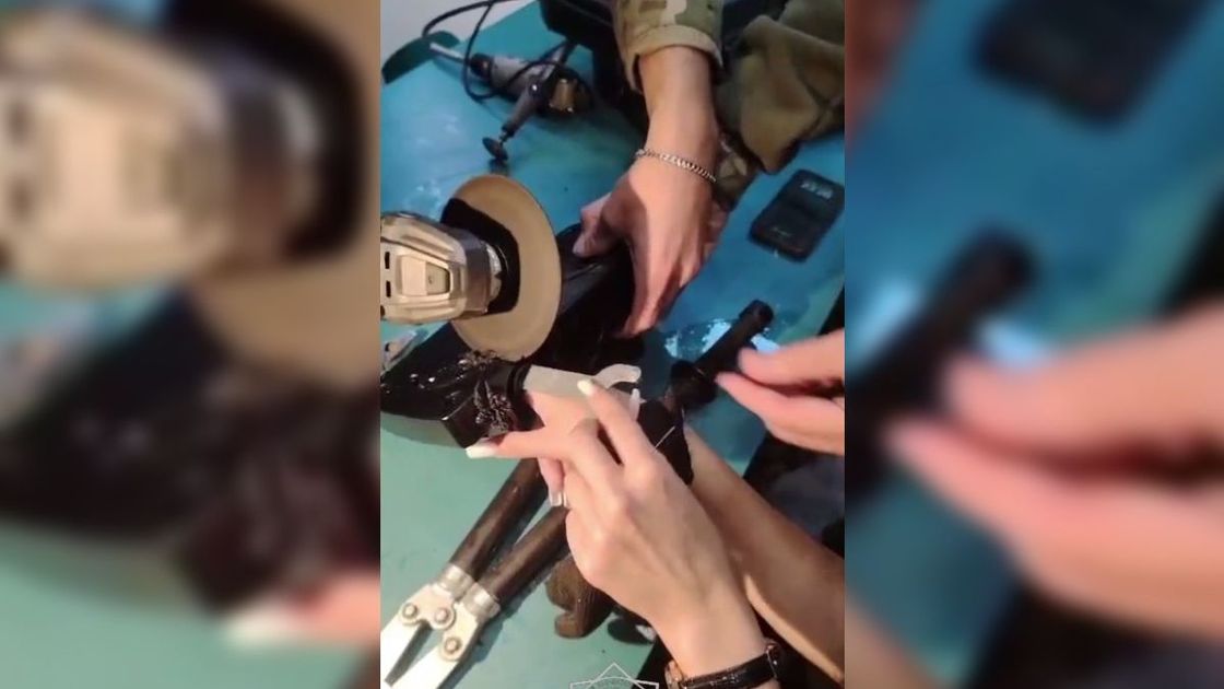 Спасатели освободили палец
