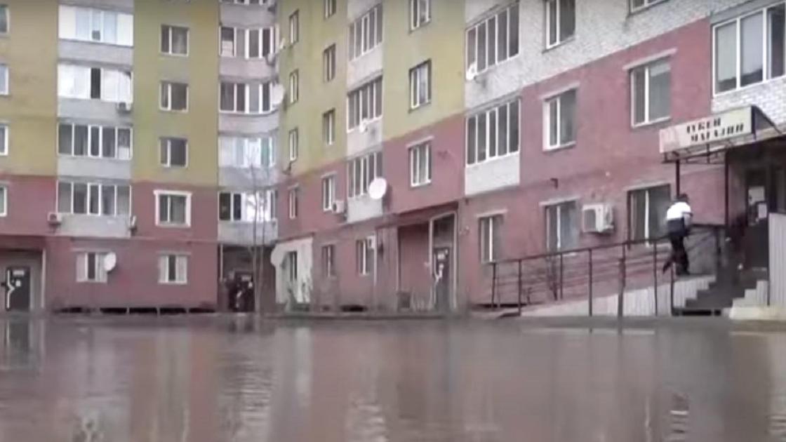 Затопленный двор в Зачаганске
