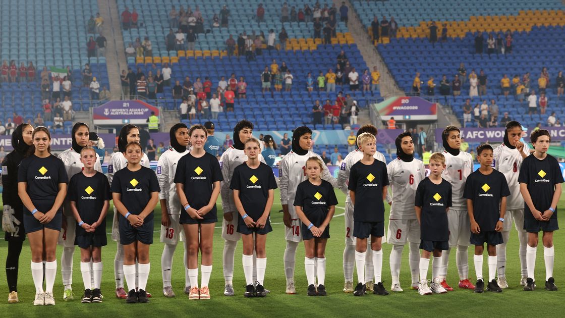 Иранские футболистки в Австралии