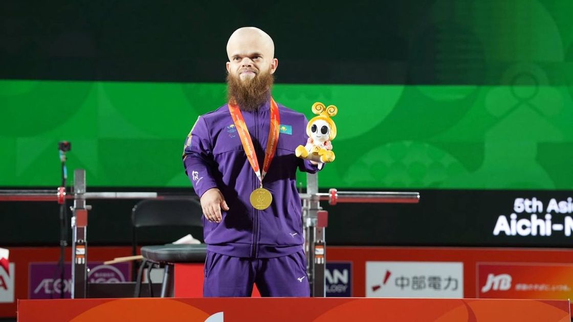 Казахстанский пара пауэрлифтер Давид Дегтярев