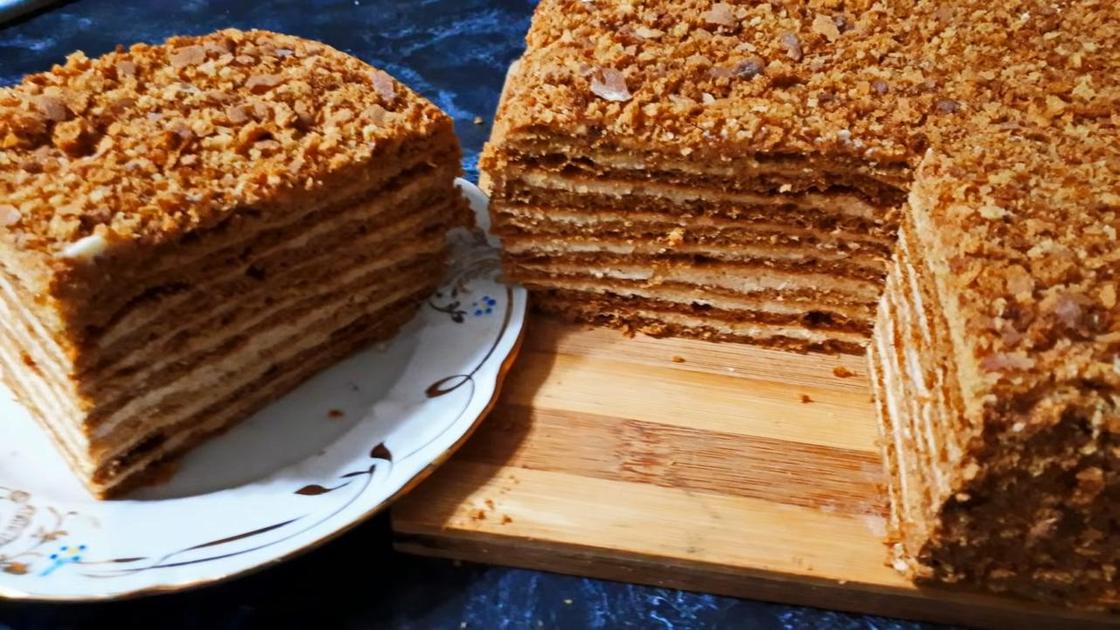 Торт медовик со сгущенкой, маслом и сметанным кремом рецепт с фото пошагово