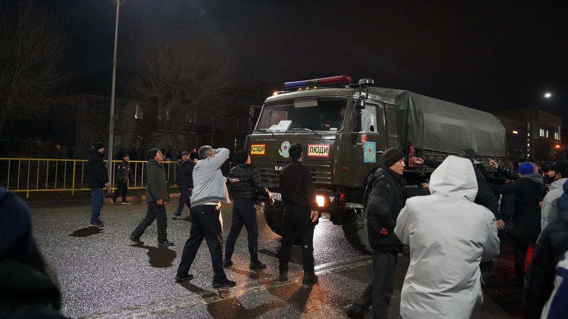 Первый день беспорядков в Алматы