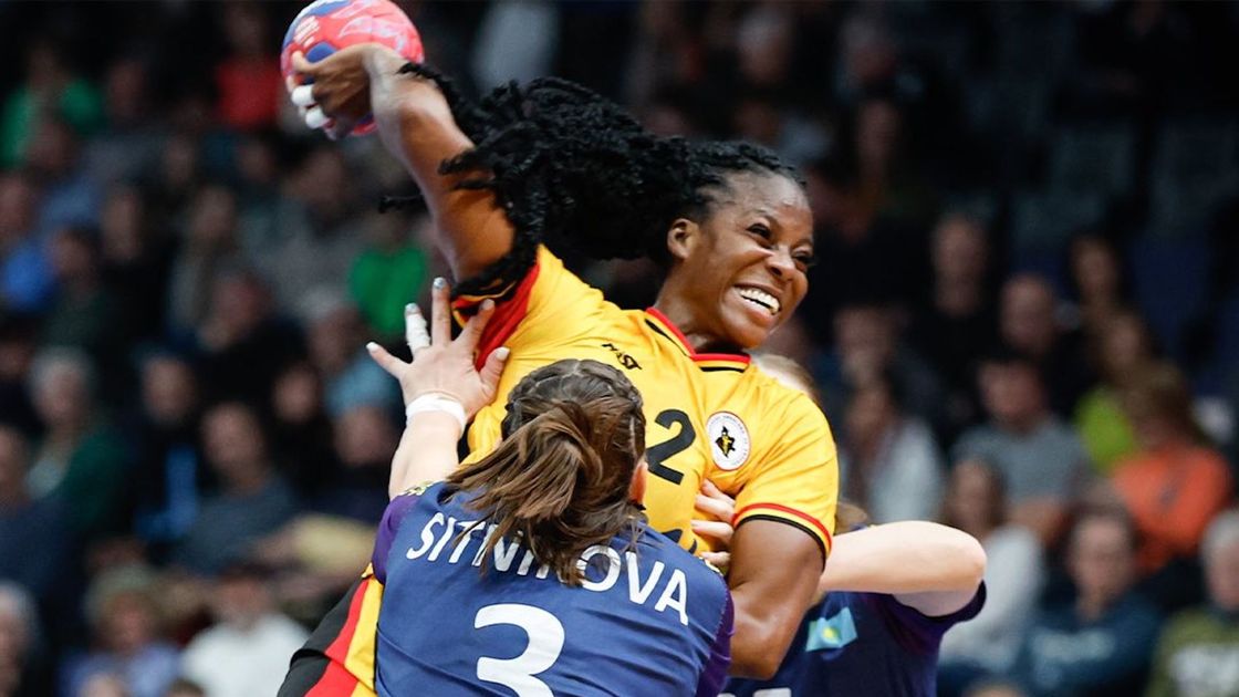 Матч сборных Анголы и Казахстана по гандболу на ЧМ-2025