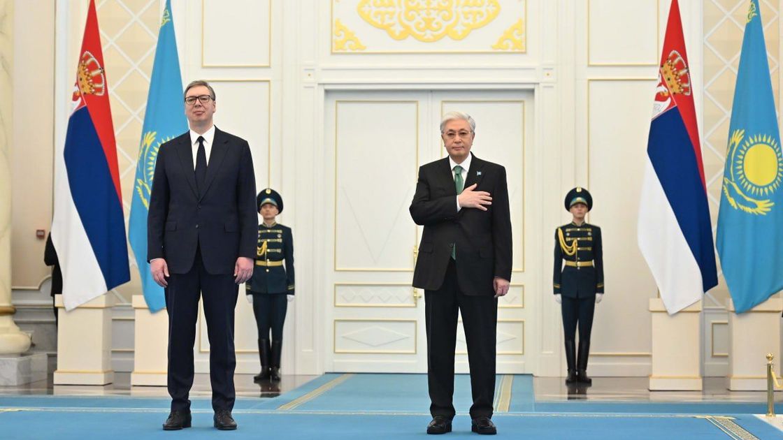 Александр Вучичті Ақордада қарсы алу рәсімі