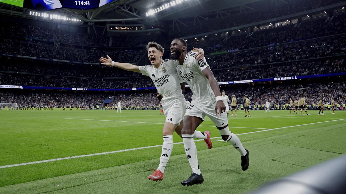 Футболисты Арда Гюлер и Антонио Рюдигер (слева направо)