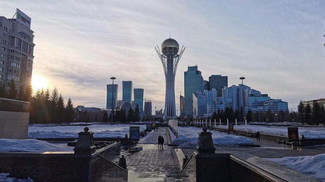 Астана, вид на Байтерек