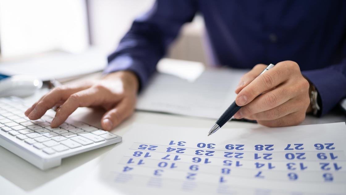 Мужчина ждет