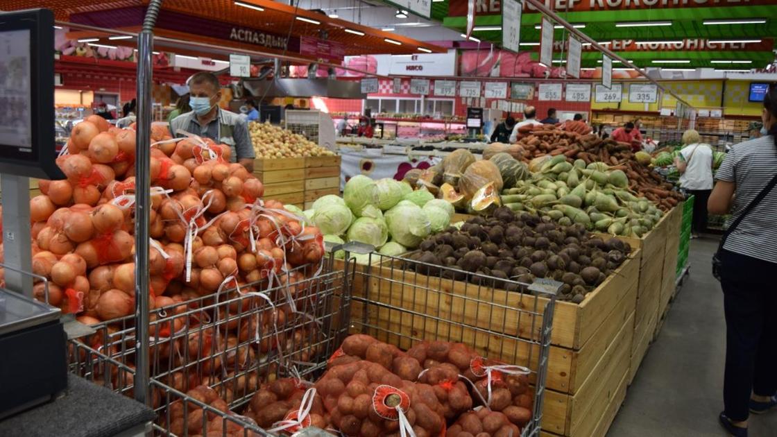Овощи в супермаркете