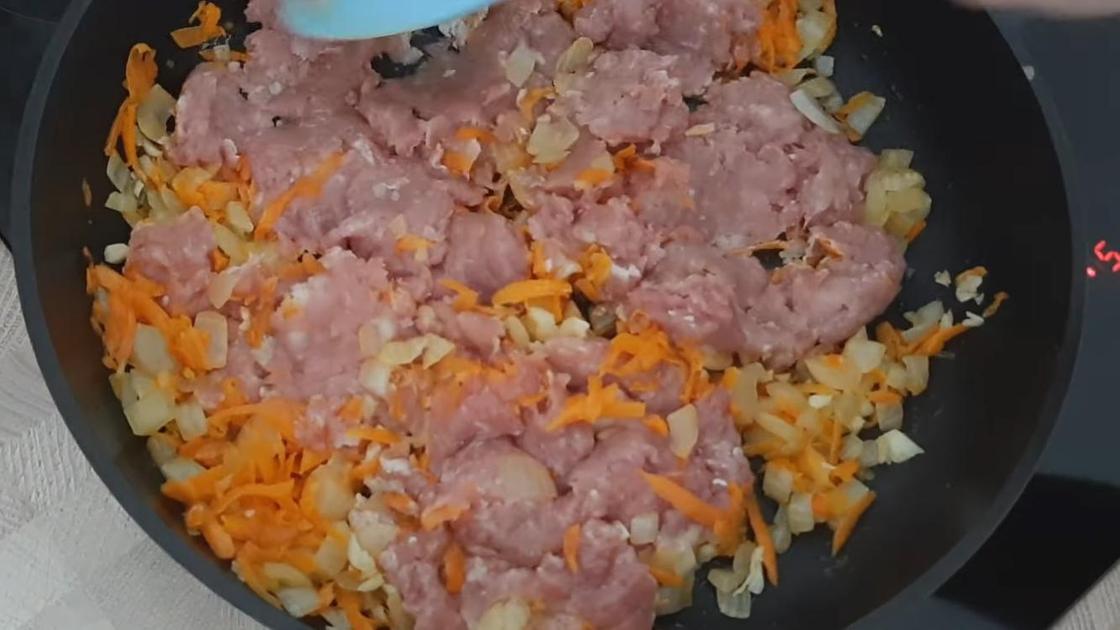 Обжарка фарша с овощами