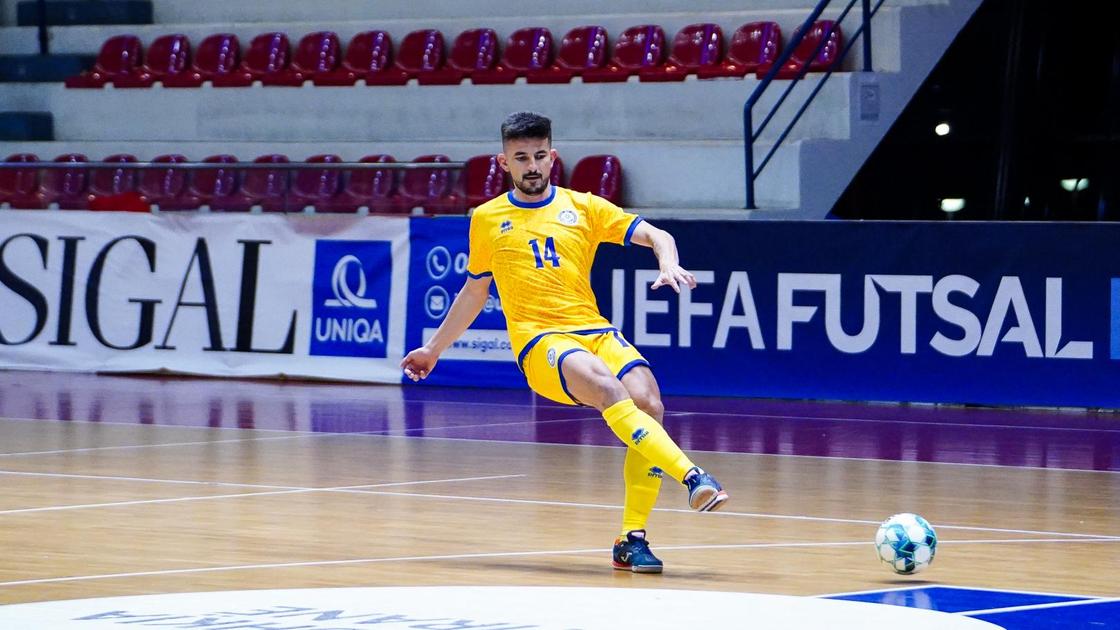 Казахстанский футзалист Дуглас Жуниор