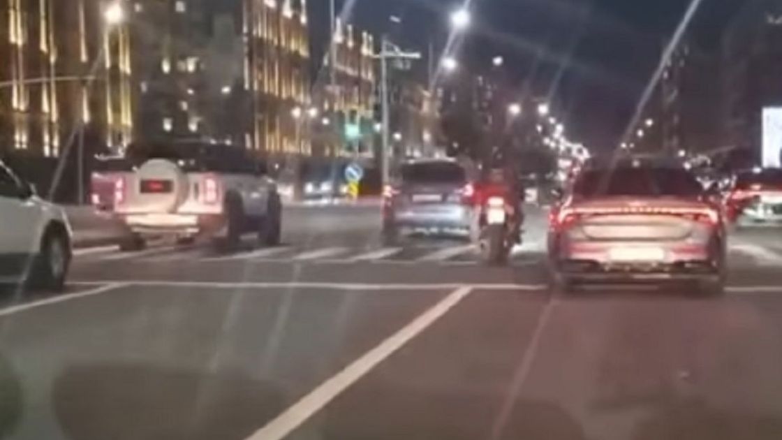 Ночная дорога в Астане
