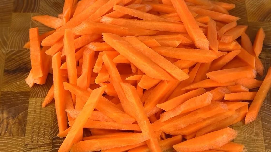 Нарезка моркови для плова