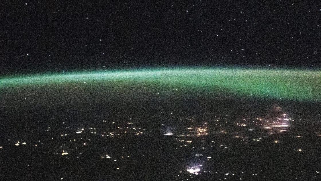 Фото полной радуги снимок из космоса