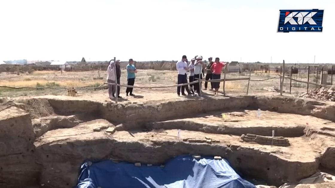 Археологические раскопки на кладбище в Атырауской области
