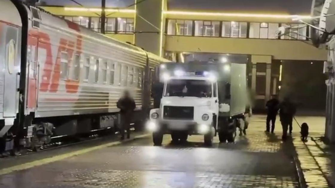 Перевозка подозреваемого из России в Казахстан