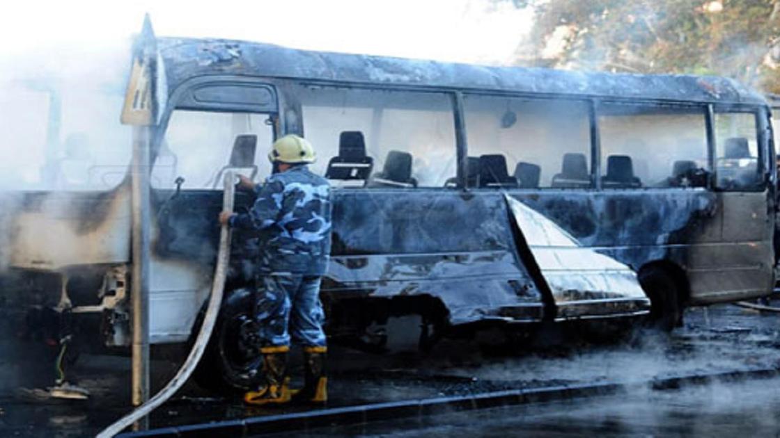 Сгоревший автобус в Дамаске
