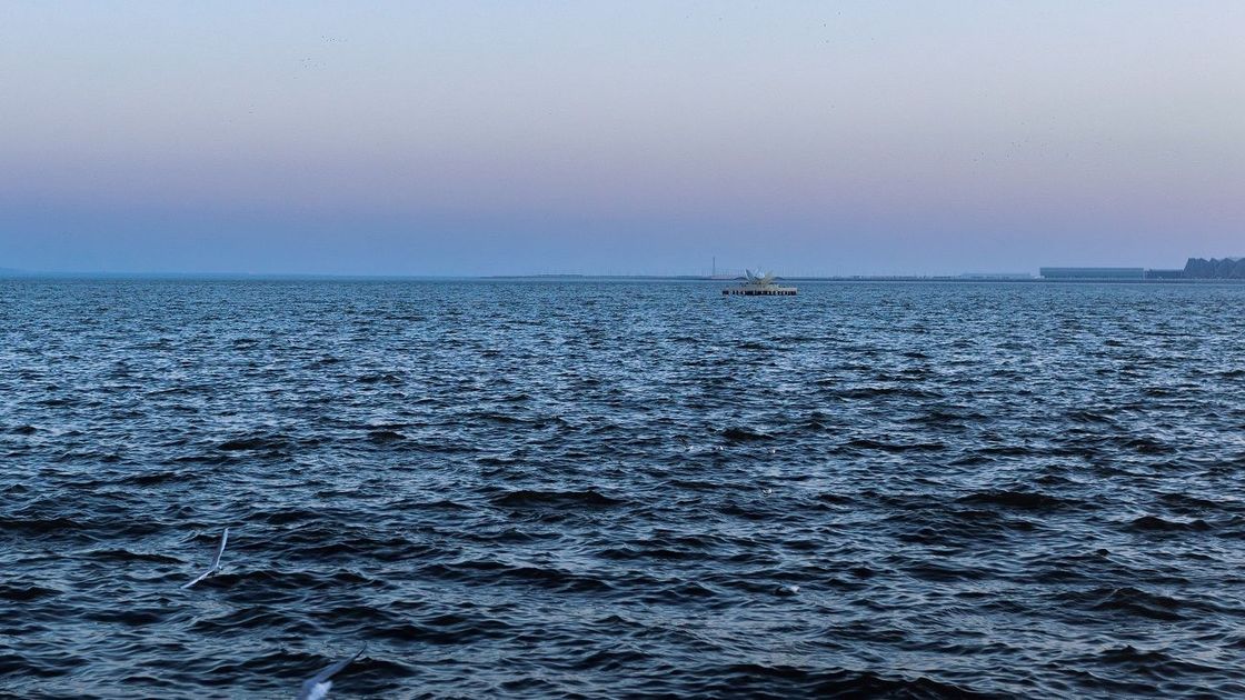 Море