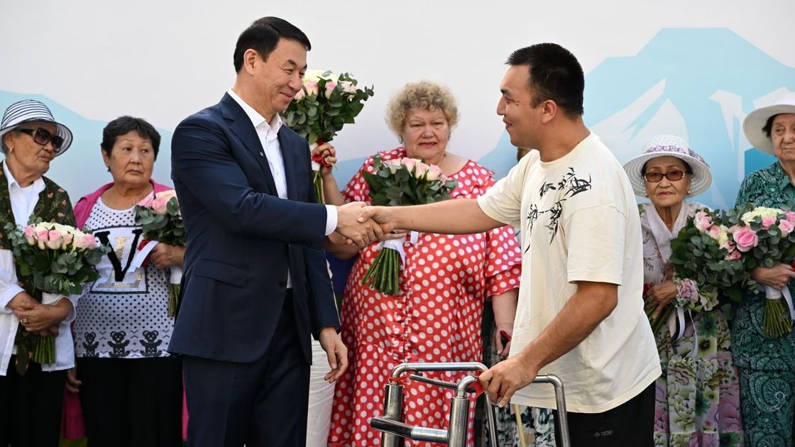 Вручение ключей от новых квартир в Алматы