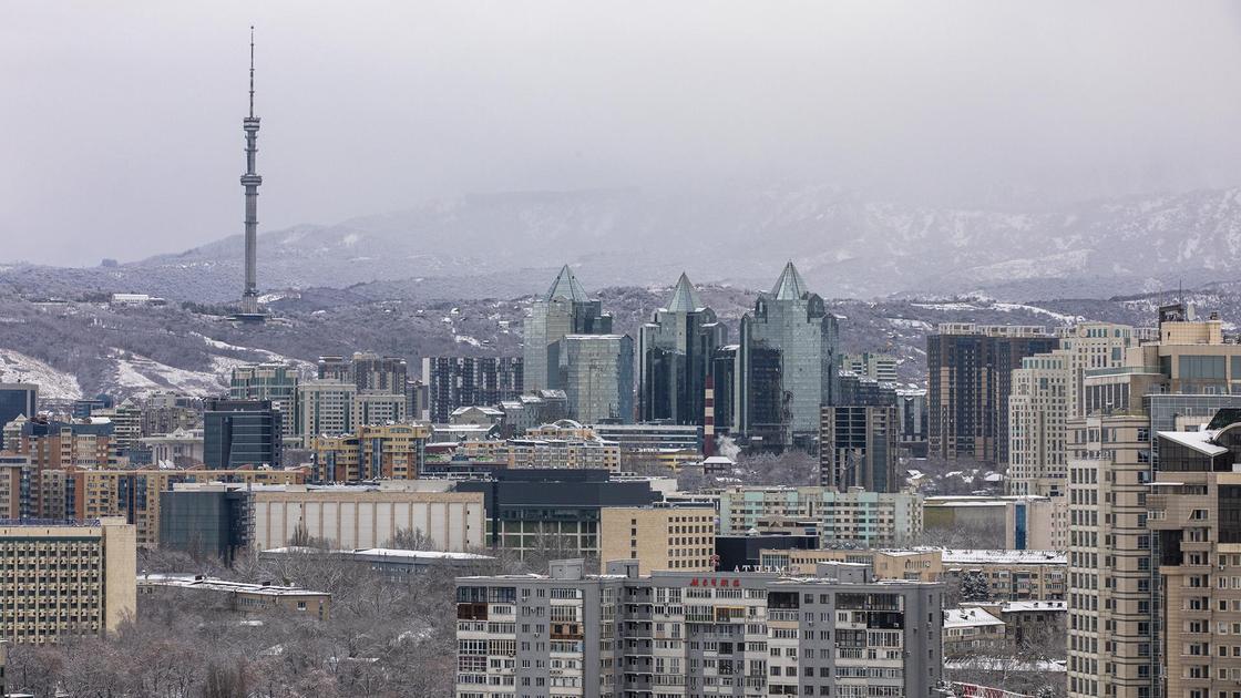 Вид на Алматы зимой