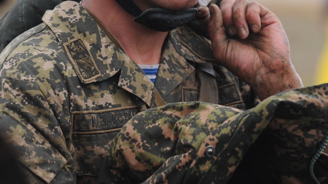 Военнослужащий