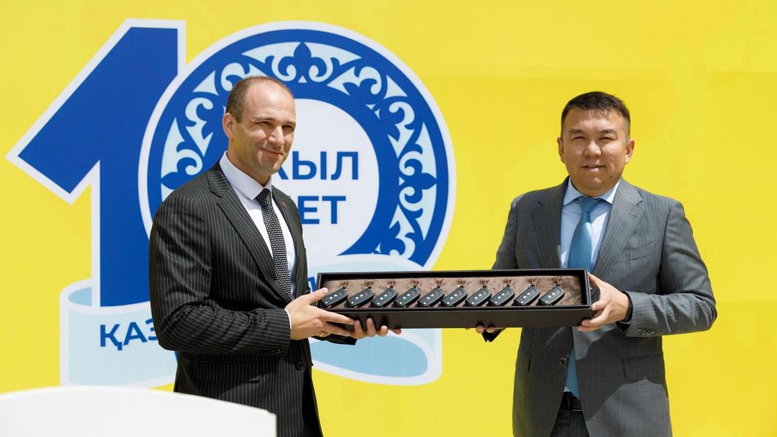 Торжественная передача ключей