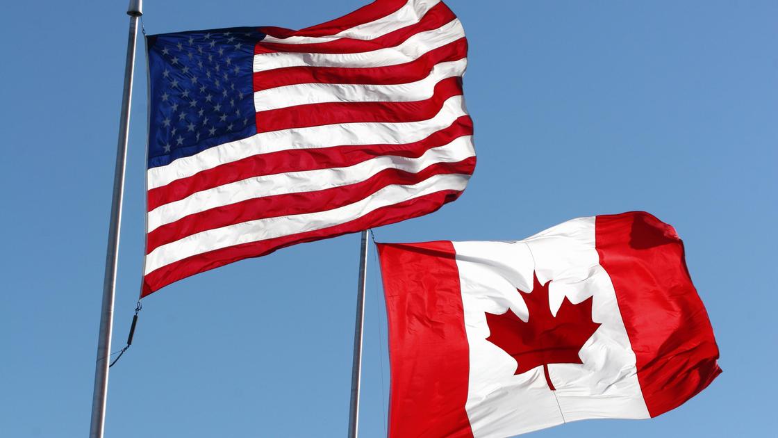 Флаги США и Канады