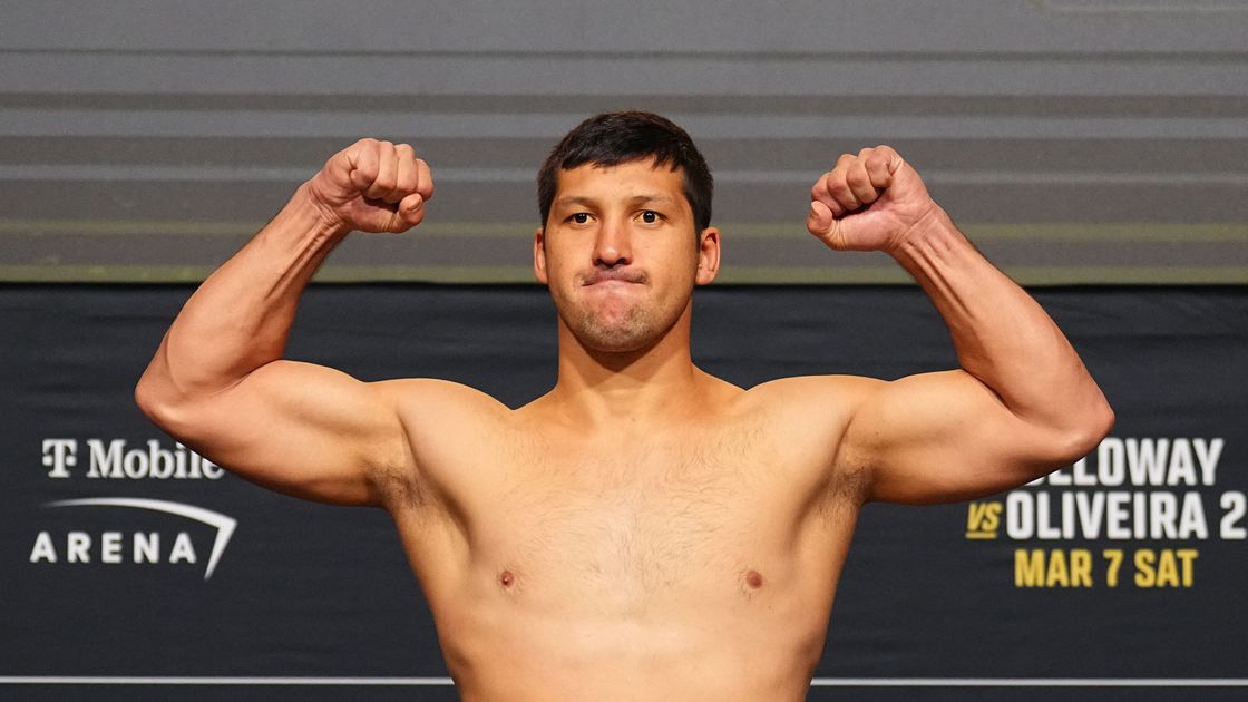 Казахстанский боец ММА Дияр Нургожай