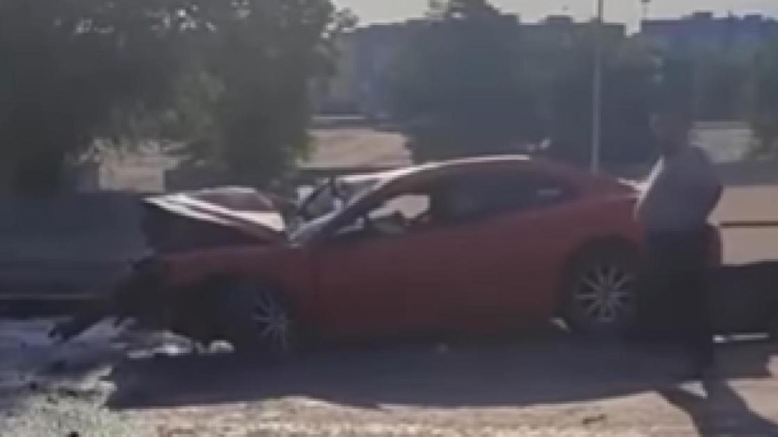 Поврежденный автомобиль после ДТП