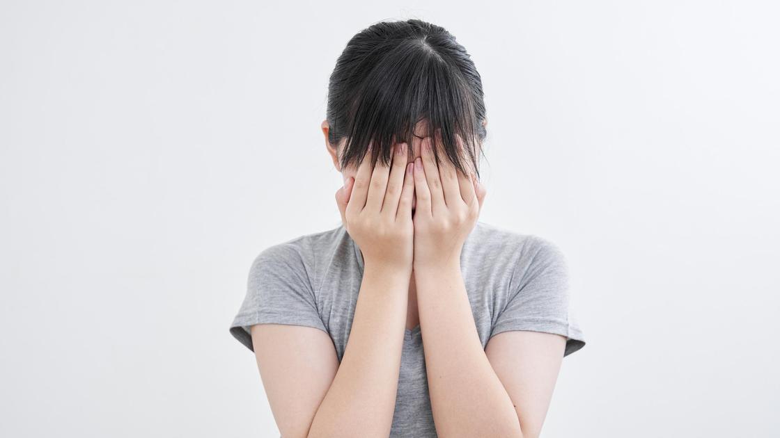 Плачущая девочка