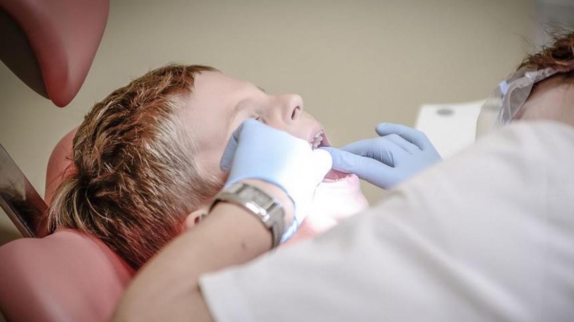 ребенок у стоматолога