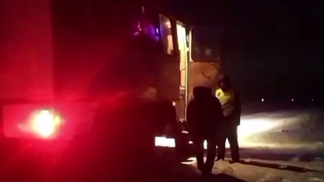 Автобус на трассе