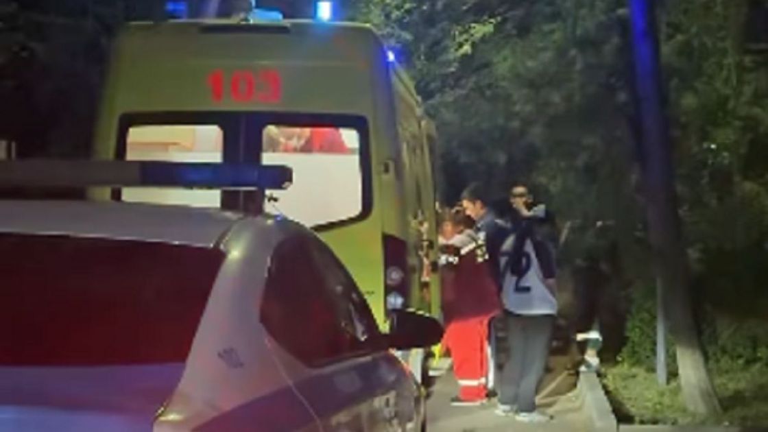Медики и полиция на месте происшествия