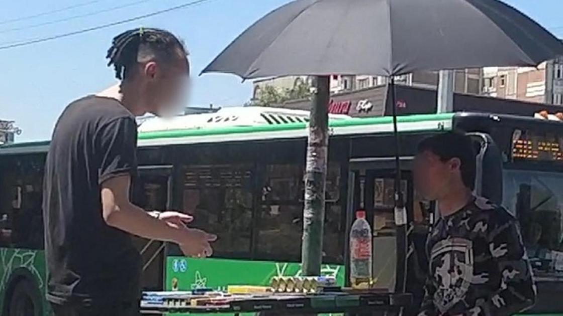 Место стихийной торговли в Алматы Место стихийной торговли в Алматы