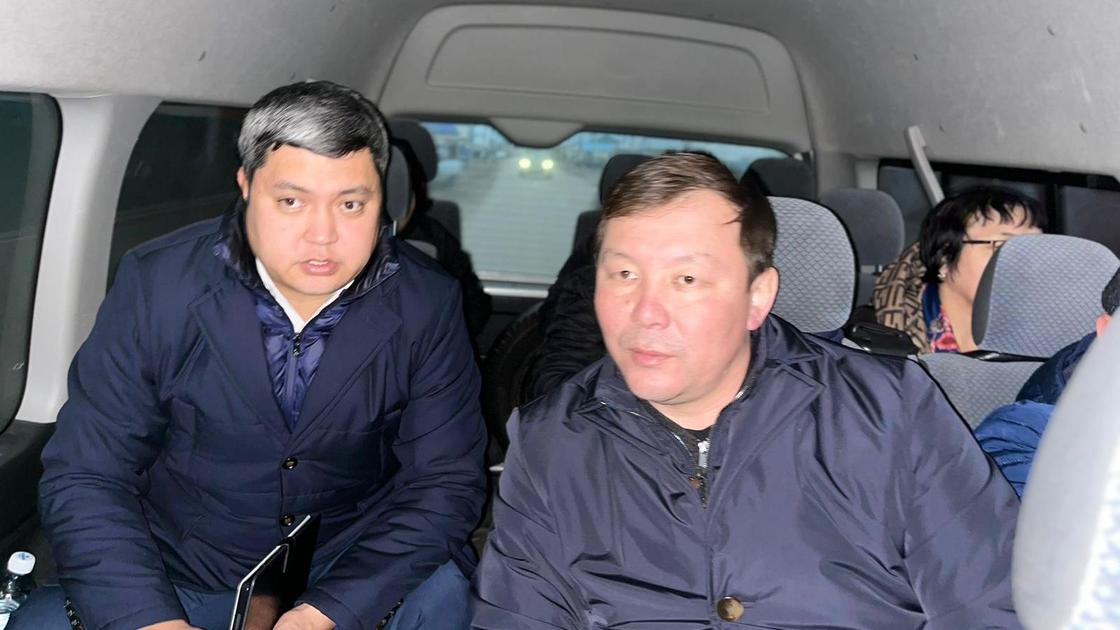 Асхат Шахаров Мұғалжар ауданының әкімі Дархан Ермағанбетовпен Асхат Шахаров Мұғалжар ауданының әкімі Дархан Ермағанбетовпен