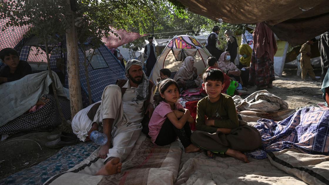 Мирные жители спасаются бегством в северные регионы Афганистана