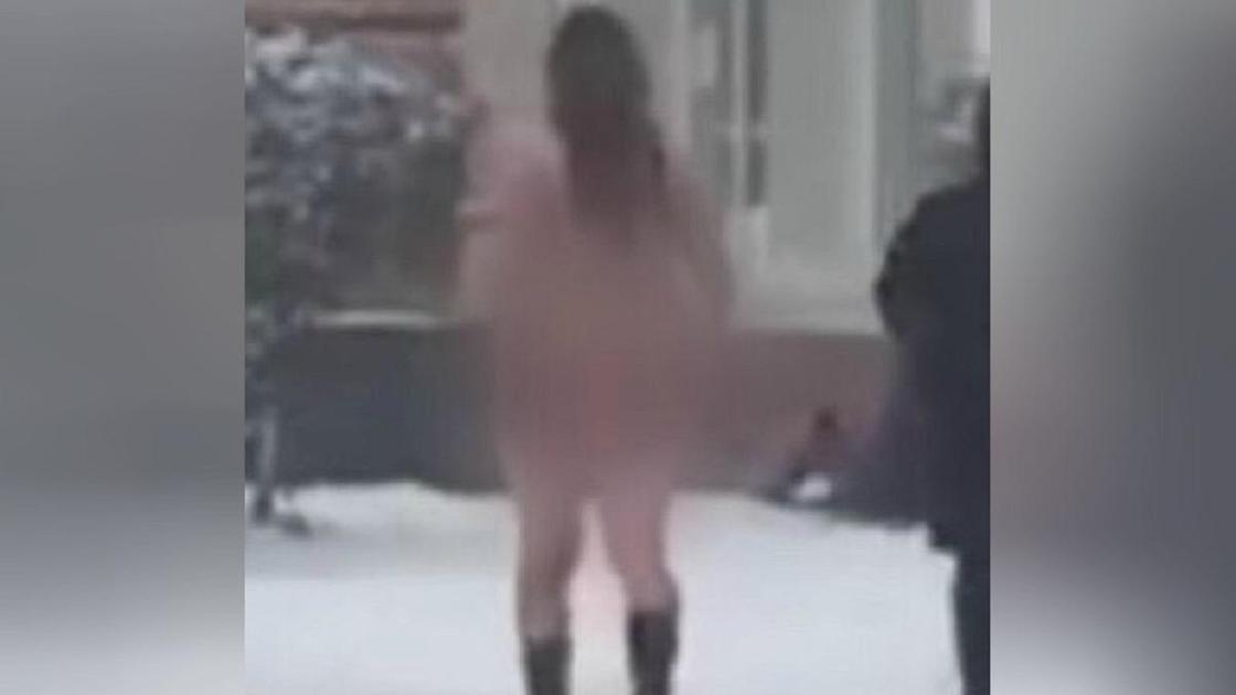 Голая девушка гуляла на улице в Петропавловске
