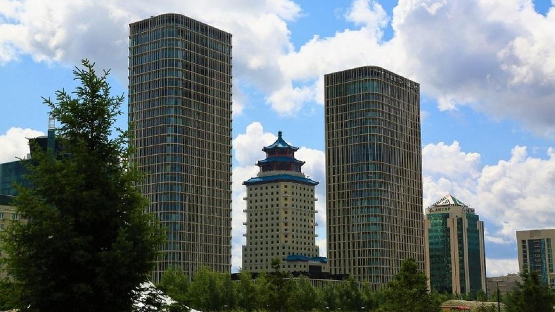Башни комплекса «Talan Towers» в городе Астана