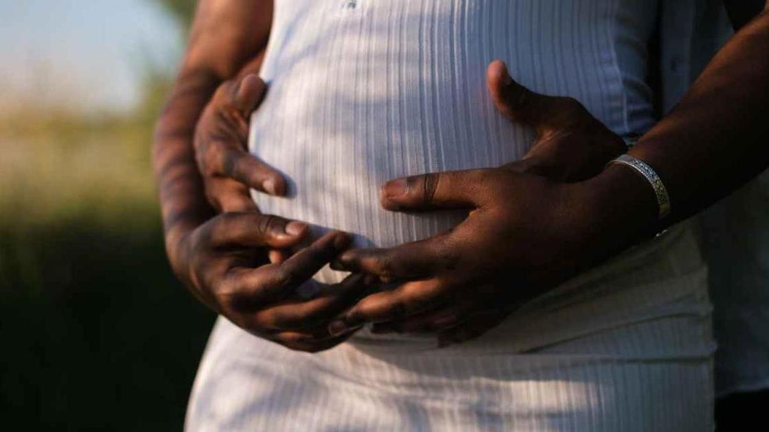 Что нельзя дарить беременной женщине
