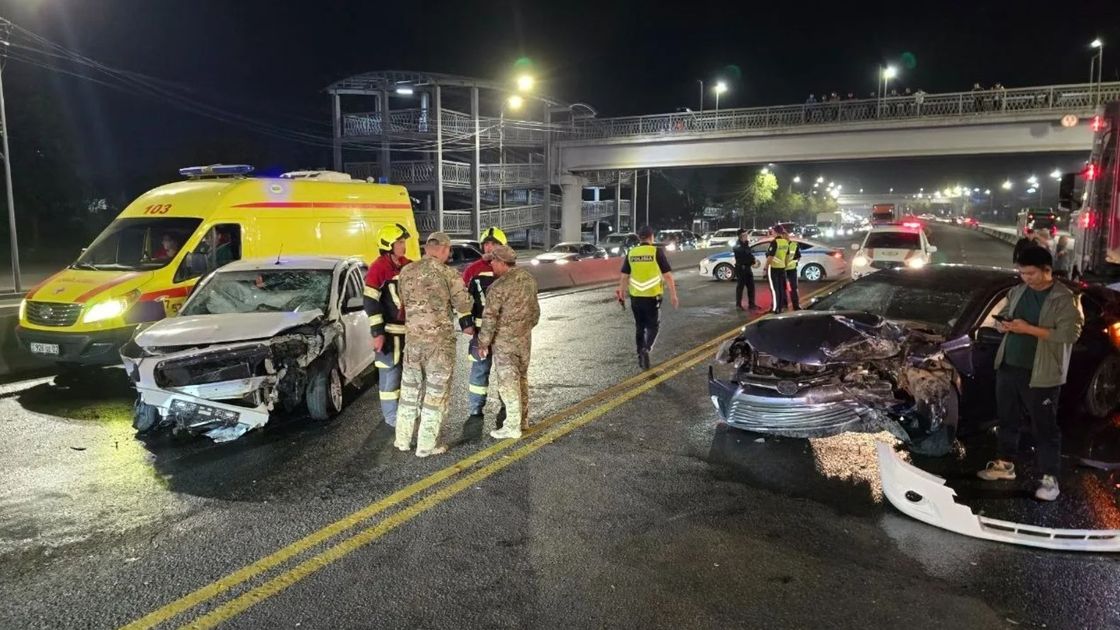 Автомобили попали в аварию