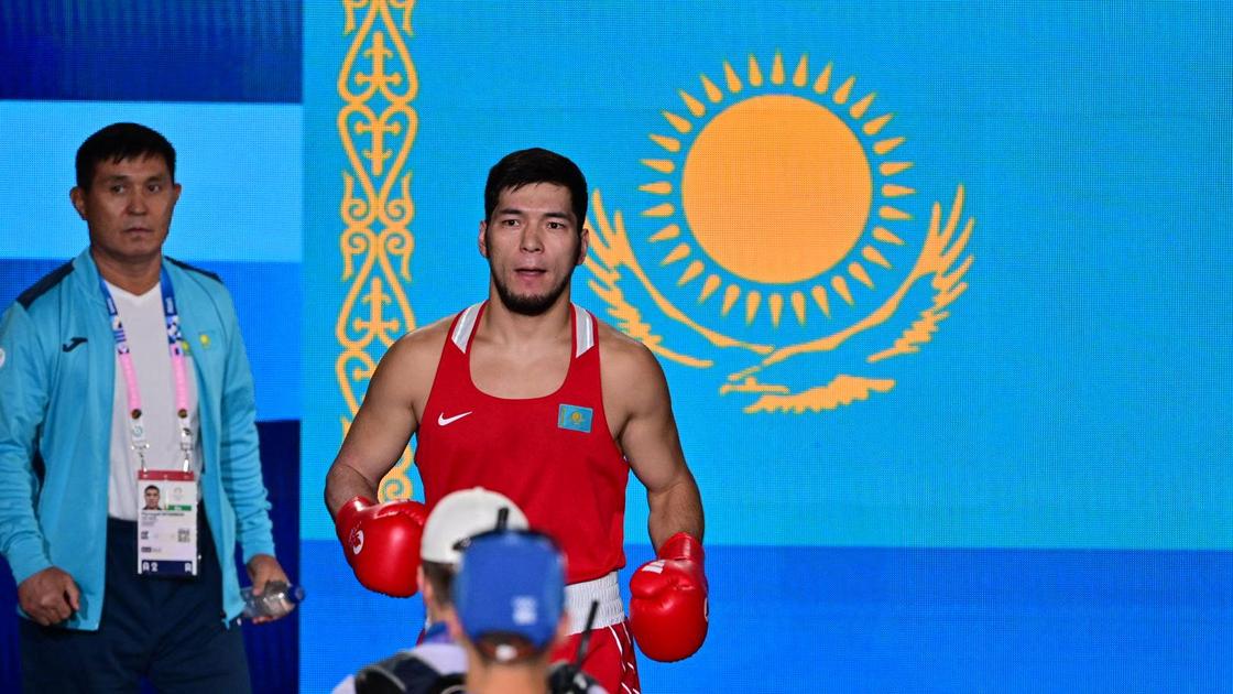 Казахстанский боксер Нурбек Оралбай