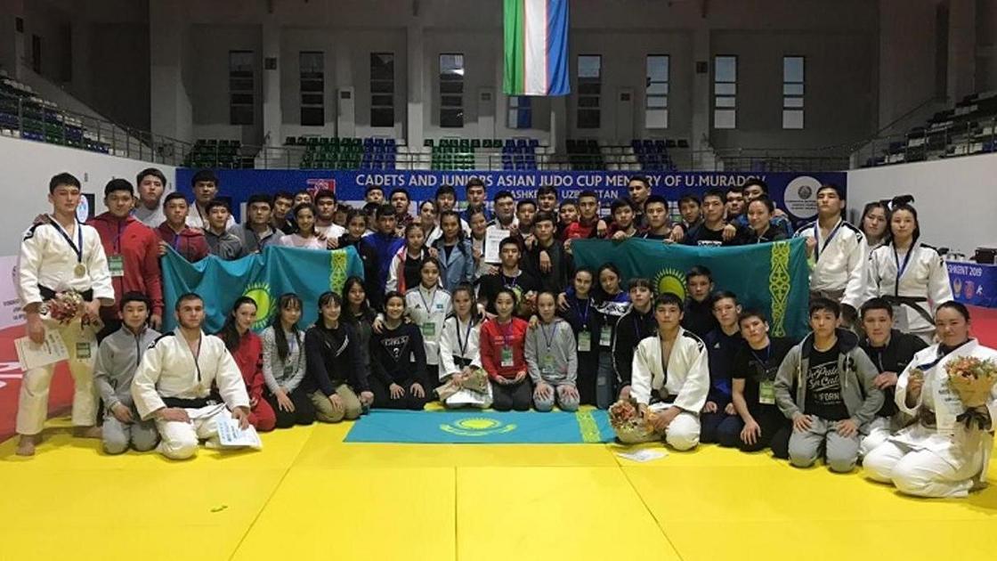 Казахстанские дзюдоисты завоевали 31 медаль на кубке Азии в Ташкенте