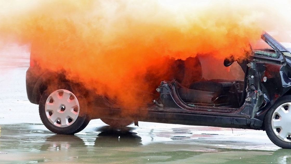 Горящий автомобиль