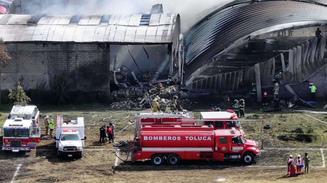 Частный самолет разбился в Мексике