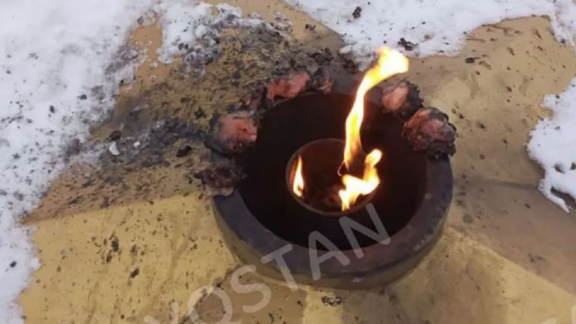 Мәңгілік алауға тауық қуыру сәті