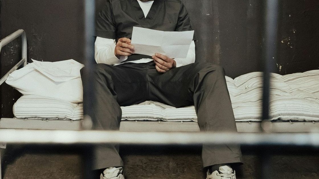 Заключенный в колонии