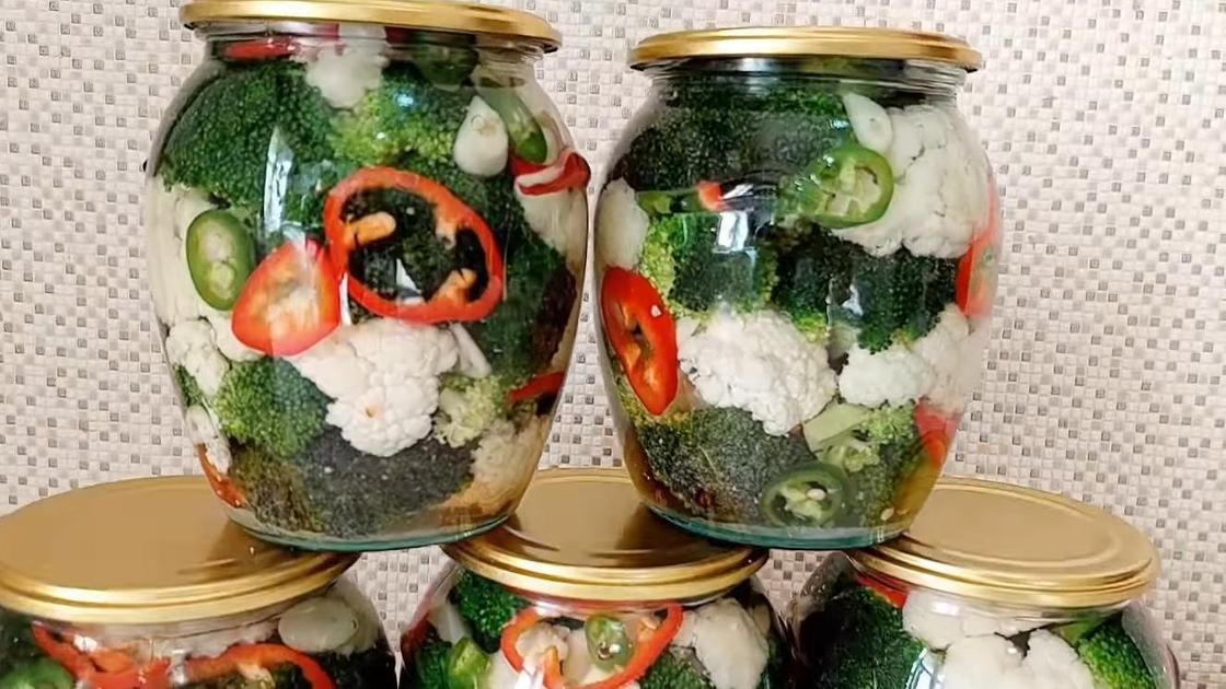 Салат из брокколи в банках Салат из брокколи в банках